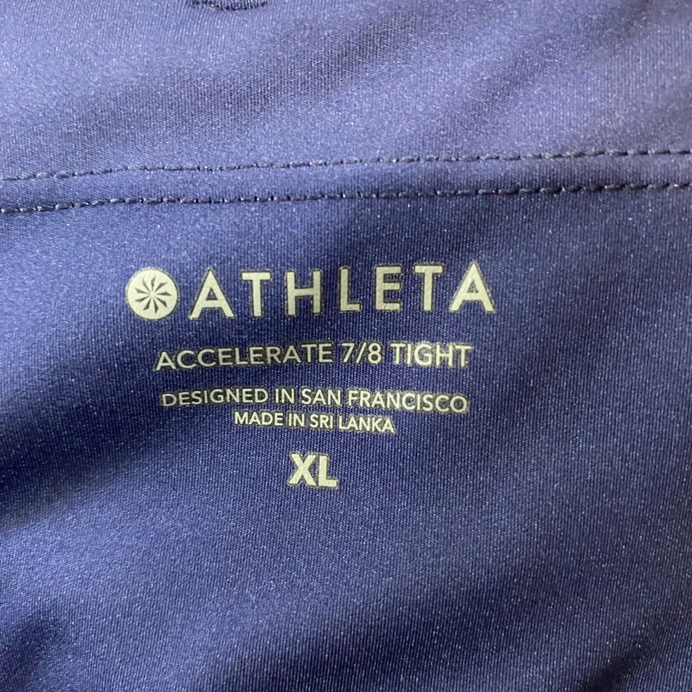 Athleta Accelerate 7/8 Tight Navy Blue Leggings‎ XL 566727-03 SU20